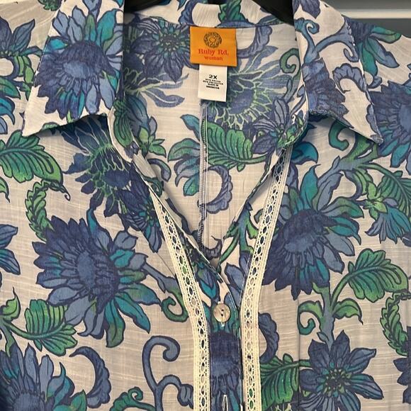 Ruby Rd. Plus Women's Bali Floral Top in Bali Blue Size 2X - Picture 4 of 6